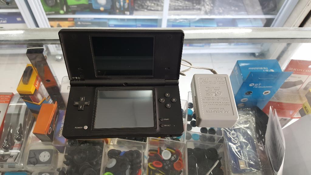 Nintendo Ds con R4 Y 35juegos Cargador