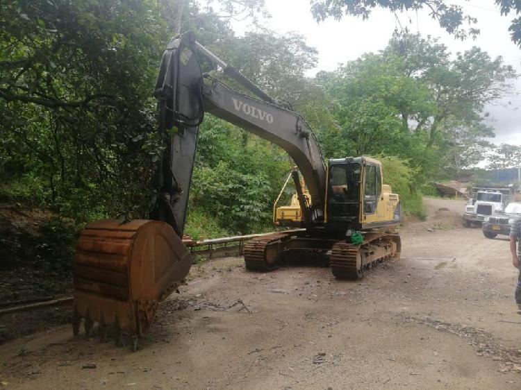 SE VENDE RETROEXCAVADORA VOLVO 210