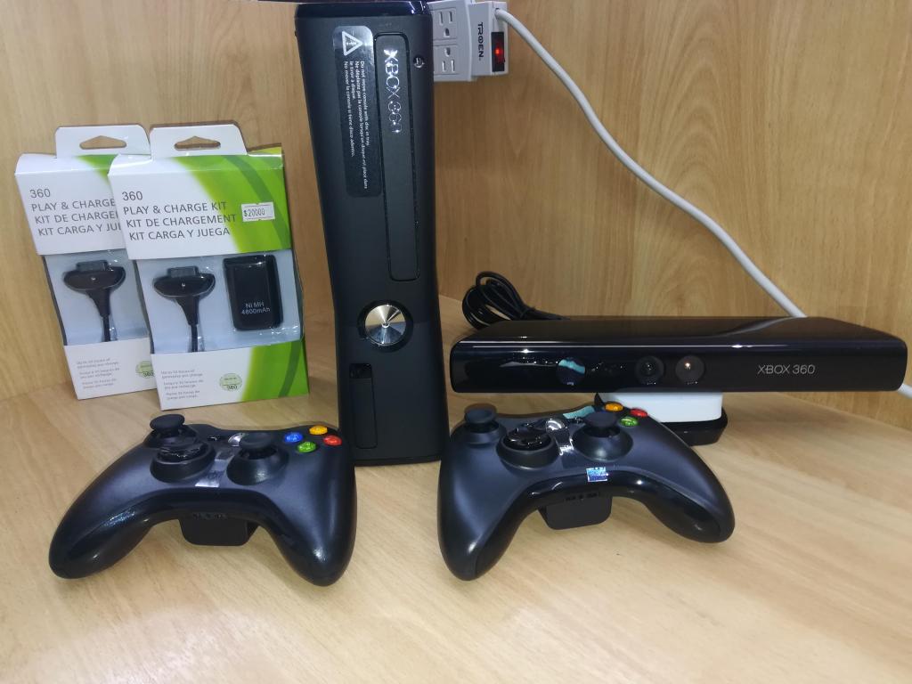 Xbox 360 en cajakinect, controles 3 juegos Carga y juega.
