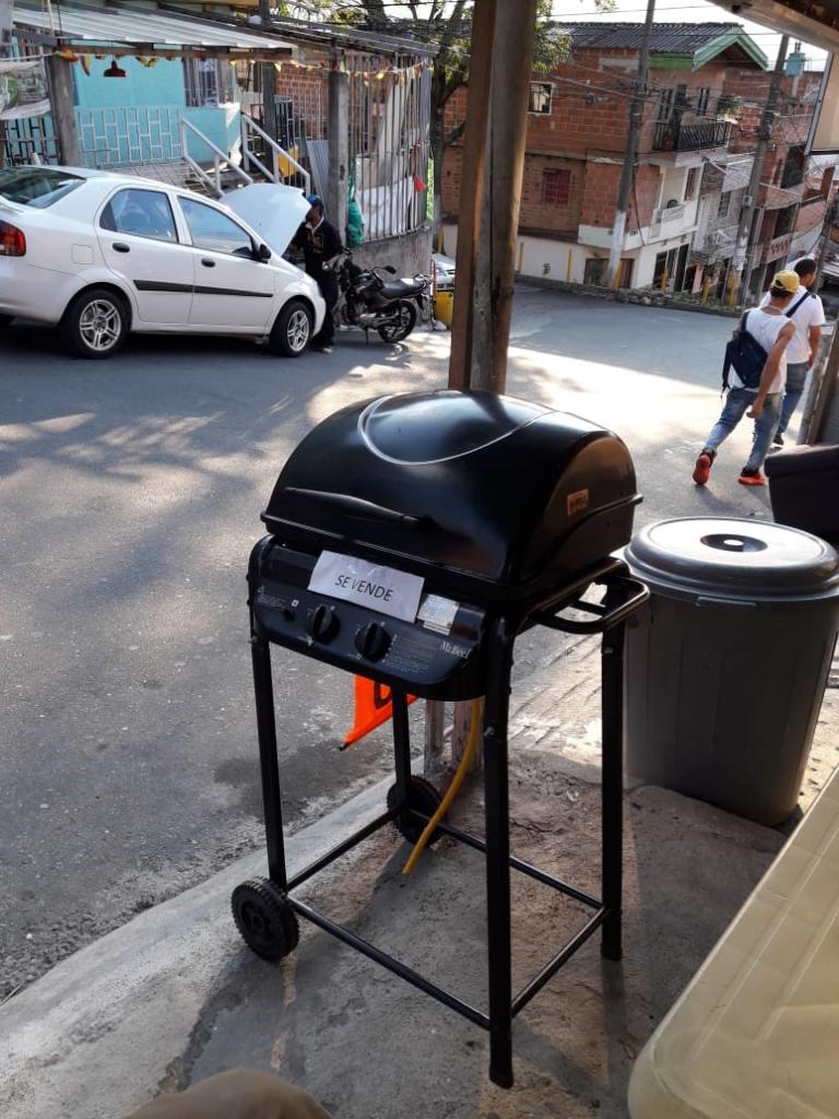 Asador a Gas Y Carbon Casi Nuevo