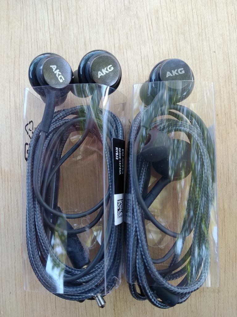 Auriculares Akg Y Blancos