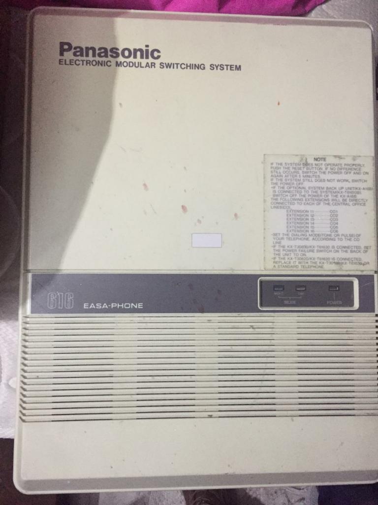 Planta Telefónica Panasonic + 4 Teléfono