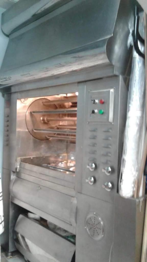 VENDO HORNO A GAS ASADOR DE POLLOS DE 24