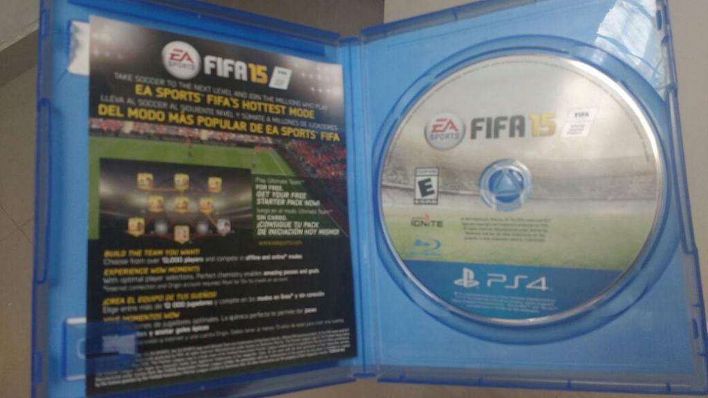 Se vende FIFA 15 PS4