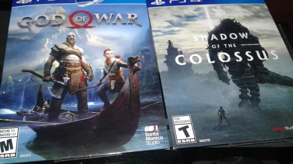 Vendo dos juegos nuevos GOD OF WAR y SHADOW OF THE GOLOSSUS