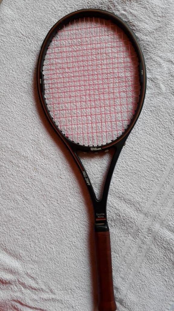 Raqueta de tennis marca Wilson