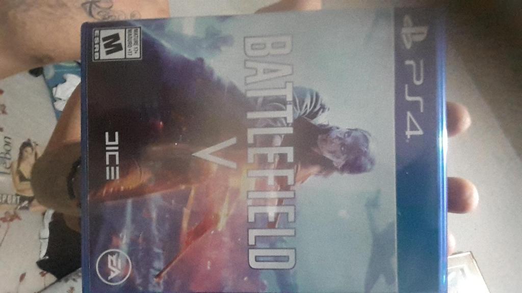 Battlefield V excelente estado casi nuevo se va barato 100 o