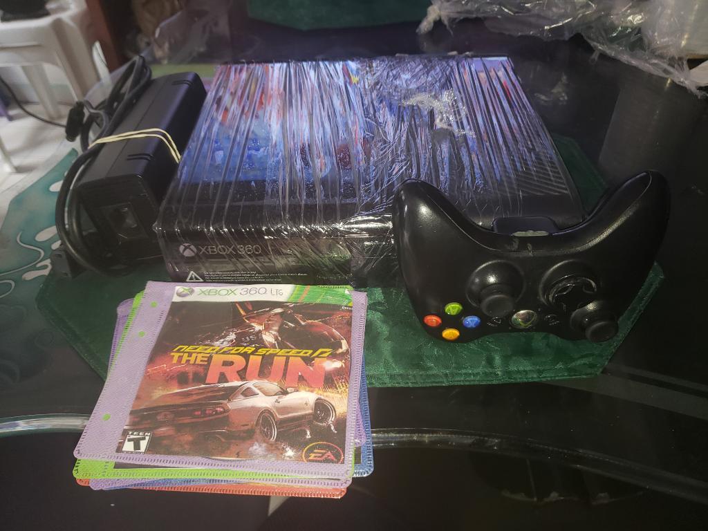 Xbox 360 Ultra Slim E con Rgh de 4 Gigas