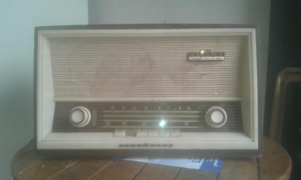 Radio antiguo Nordmende. Aleman