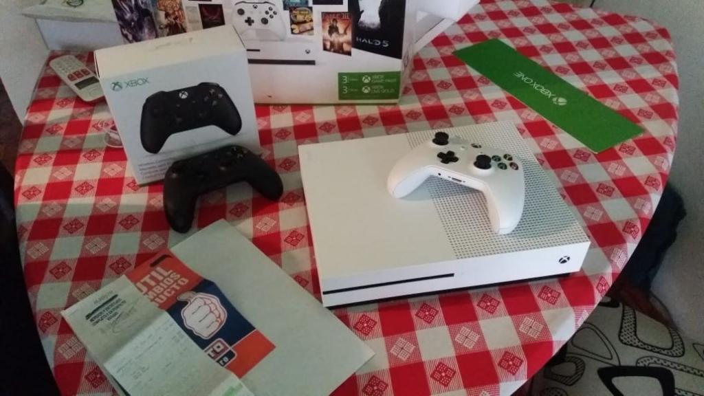 Xbox One con Garantia 2 Controles