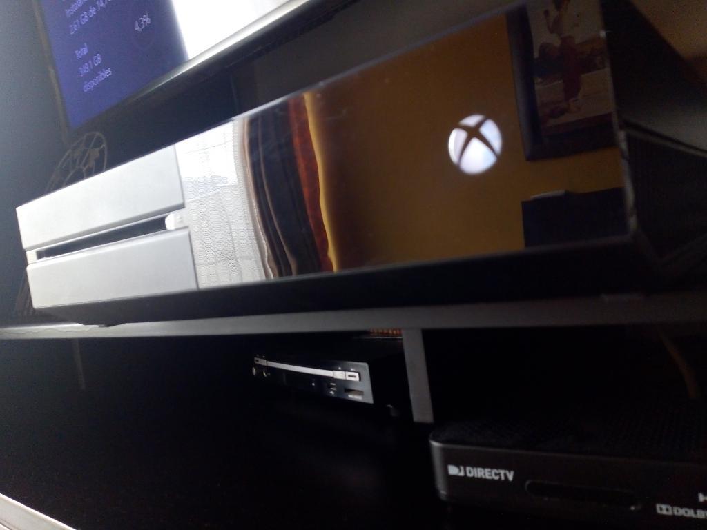 Xbox One en Perfecto Estado, 1 Control