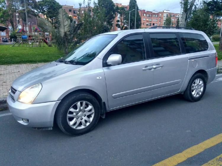 Camioneta Kia Sedona Modelo 2008