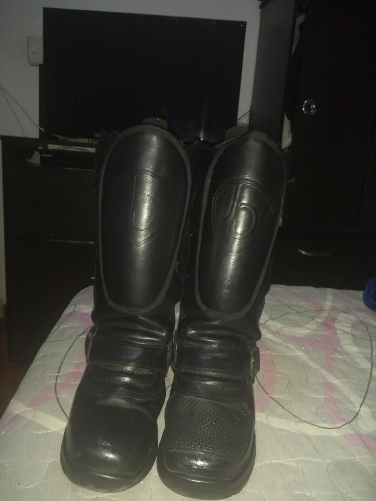 Vendo Botas 9 de 10 Talla 39