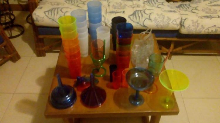 41 Vasos/copas plasticos