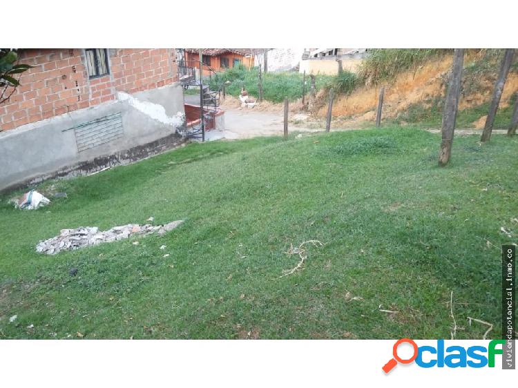 LOTE DE TERRENO BARRIO EL VERGEL S.A.P. 150 METROS