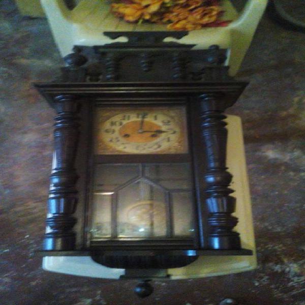 MOTIVO DE VENTA VIAJE Y MUDANZA reloj de pared antiguo