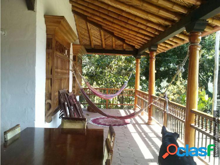 VENCAMBIO FINCA DE RECREO HATILLO