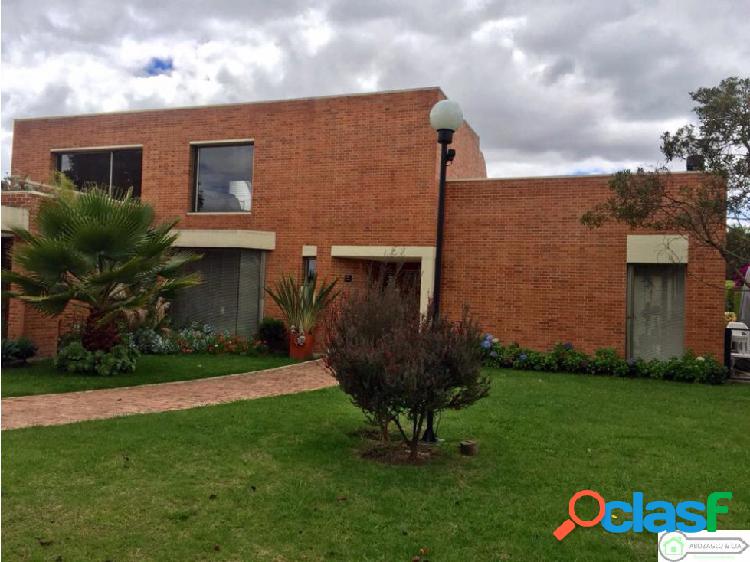 VENDEMOS ESPECTACULAR CASA EN SAN SIMÓN