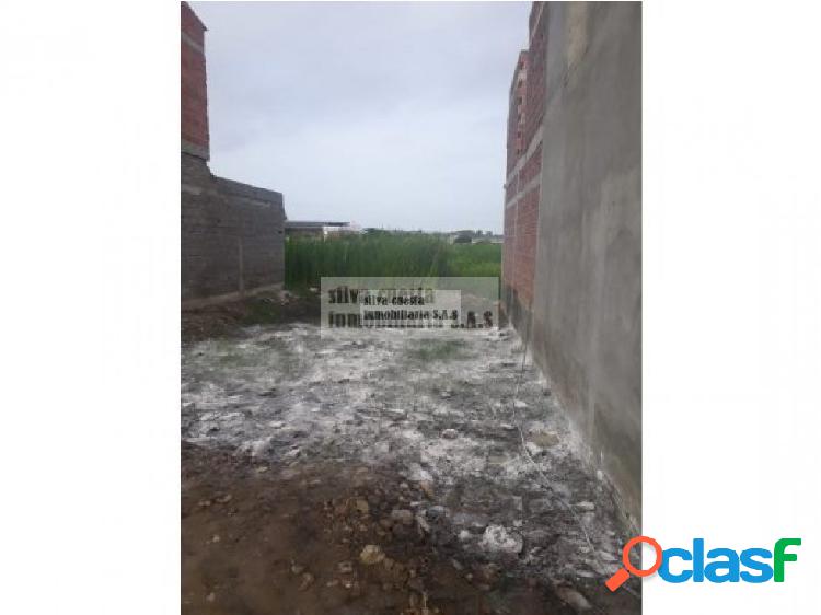 VENDO LOTE EN EL B/ SEIS DE MARZO- MONTERÍA