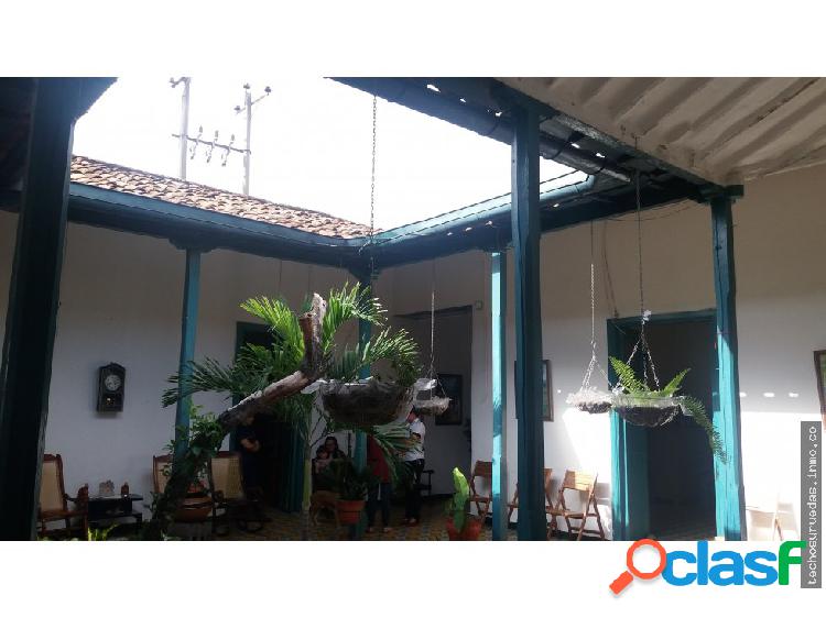 VENTA CASA GIRON CENTRO
