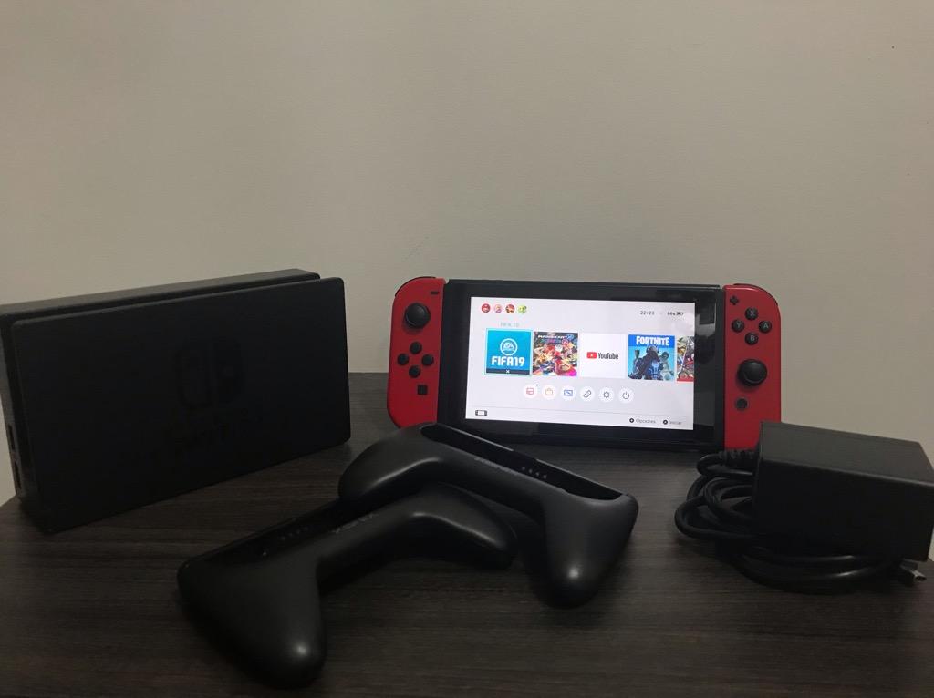 Nintendo Switch con Accesorios Y Juegos