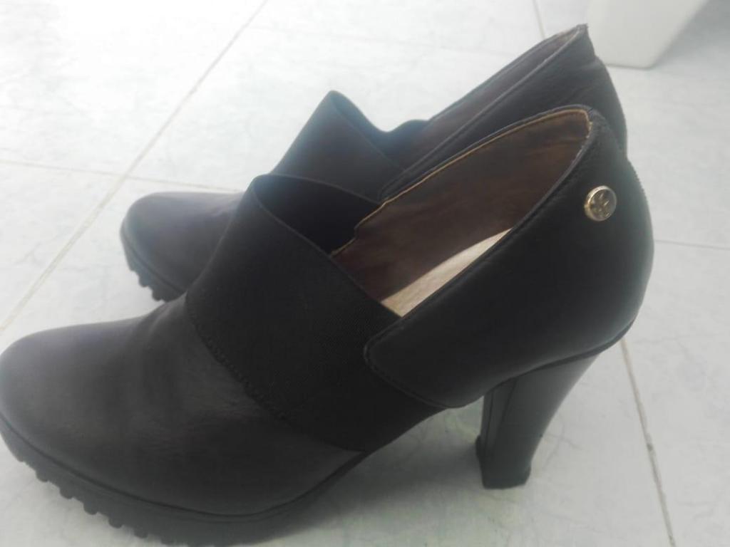 Zapatos Fiorenzi Botines negros Mujer