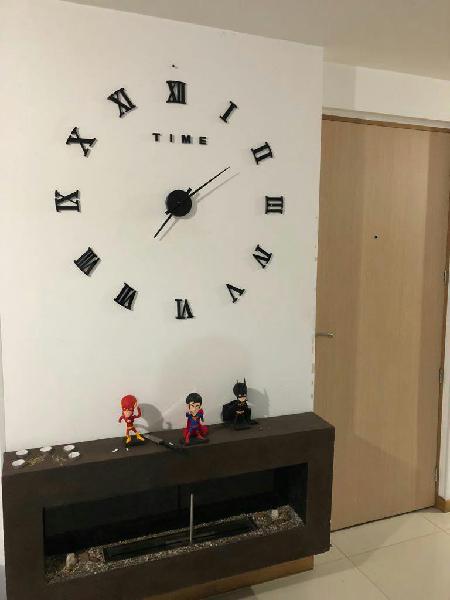 Reloj de Pared, Color Negro Y Plata