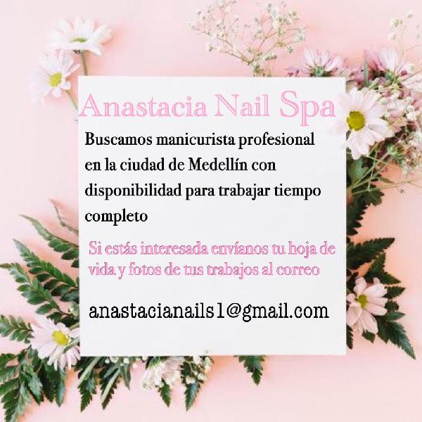 Se Solicita Manicurista 3193356241