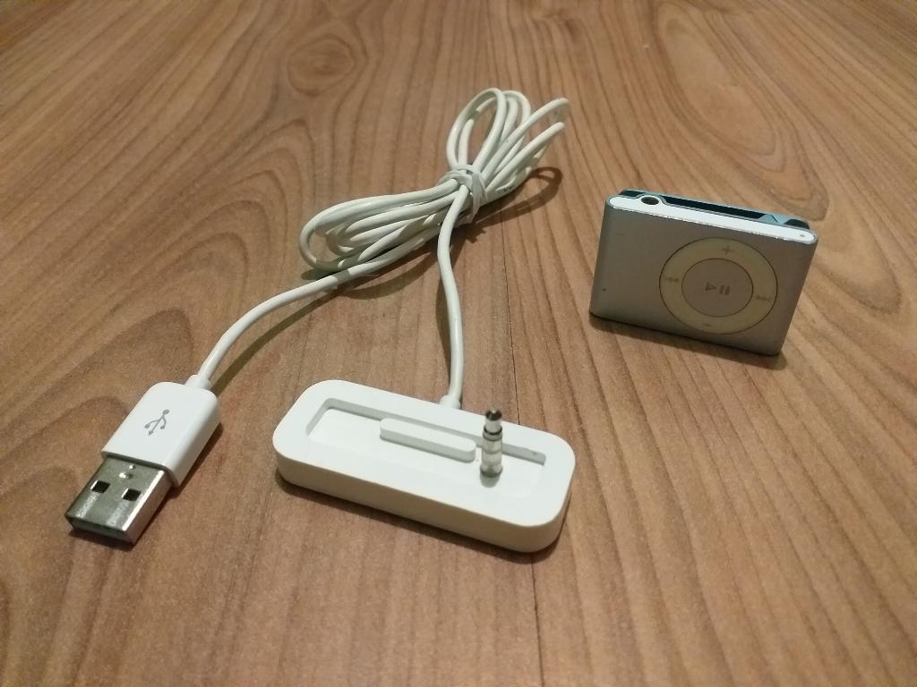 iPod Shuffle 2g Apple con Cable de Carga