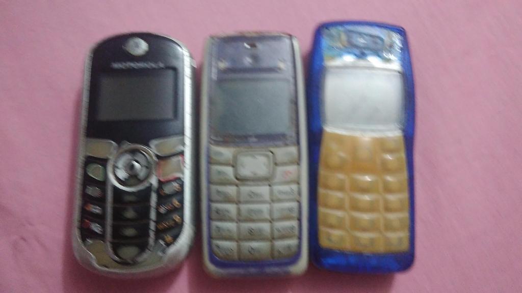 Celulares antiguos para repuestos o coleccion