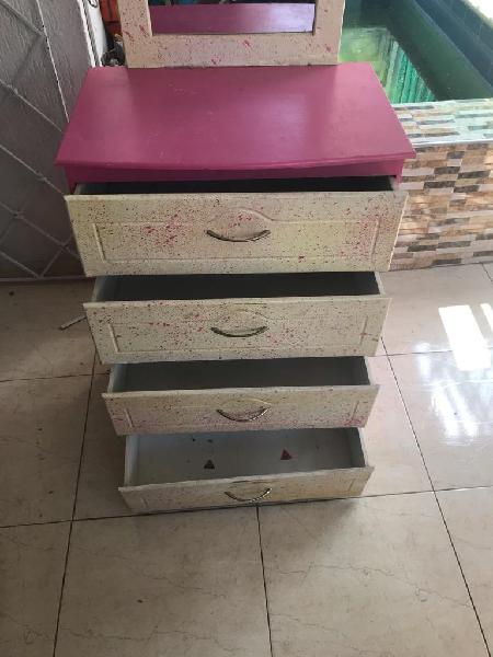 Se Vende Tocador Gavetero