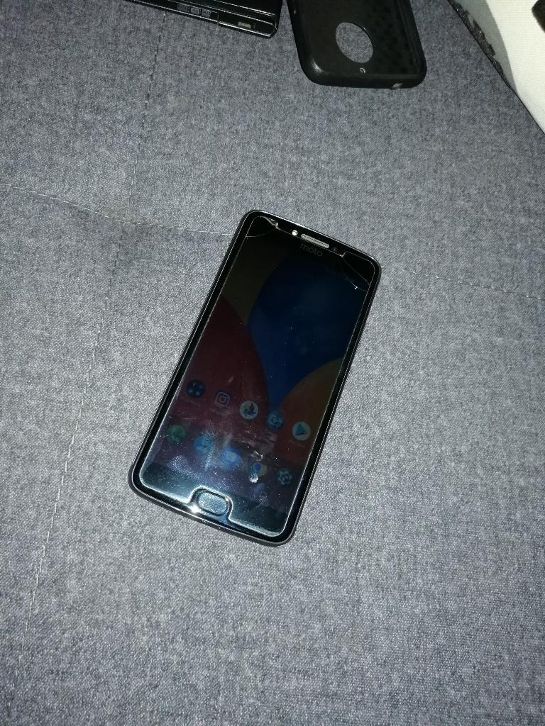 Vendo Moto E4 Plus