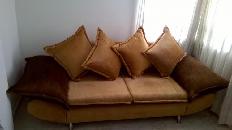 se vende sofa