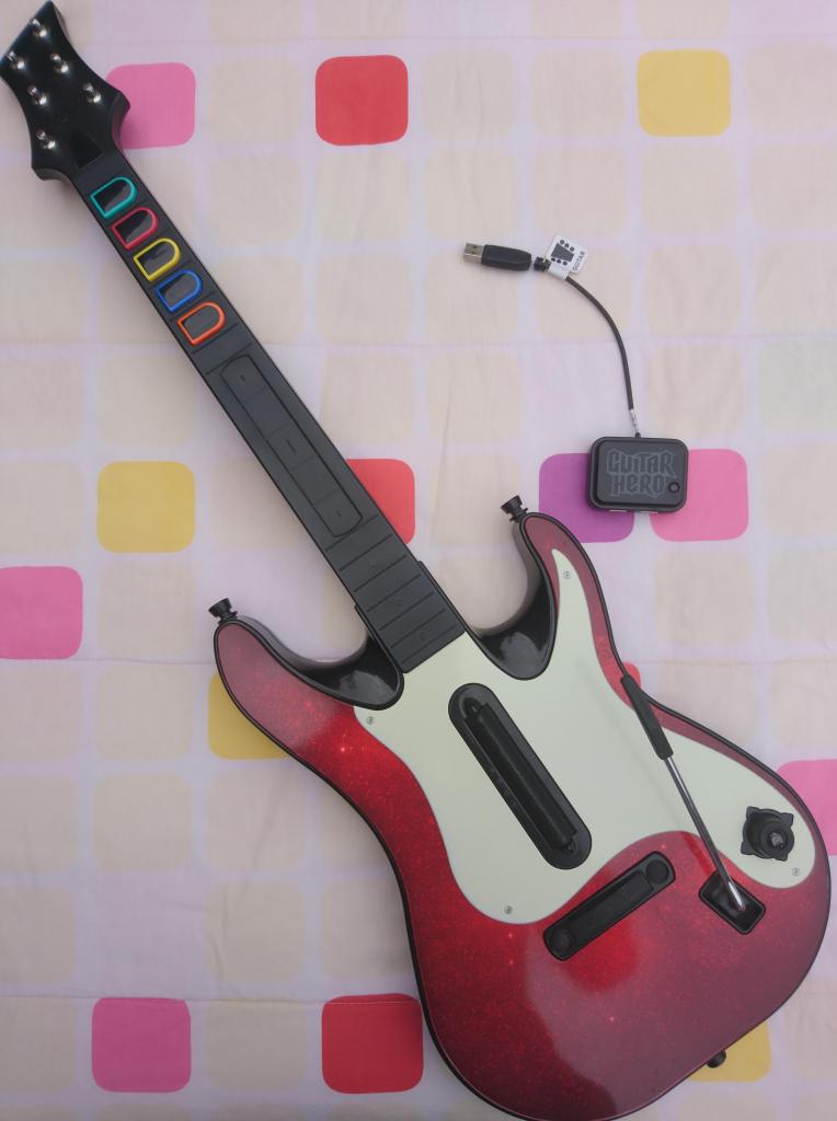 Guitarra Guitar Hero 5 para PS3 adaptador malo