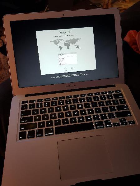 Macbook Air 13.3 Corei7 250gb 8gb Ram