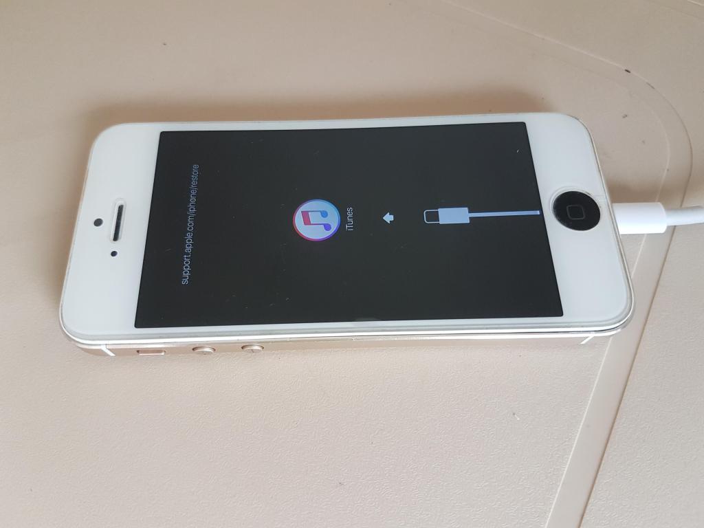 Iphone 5, color blanco,para repuesto,imei original