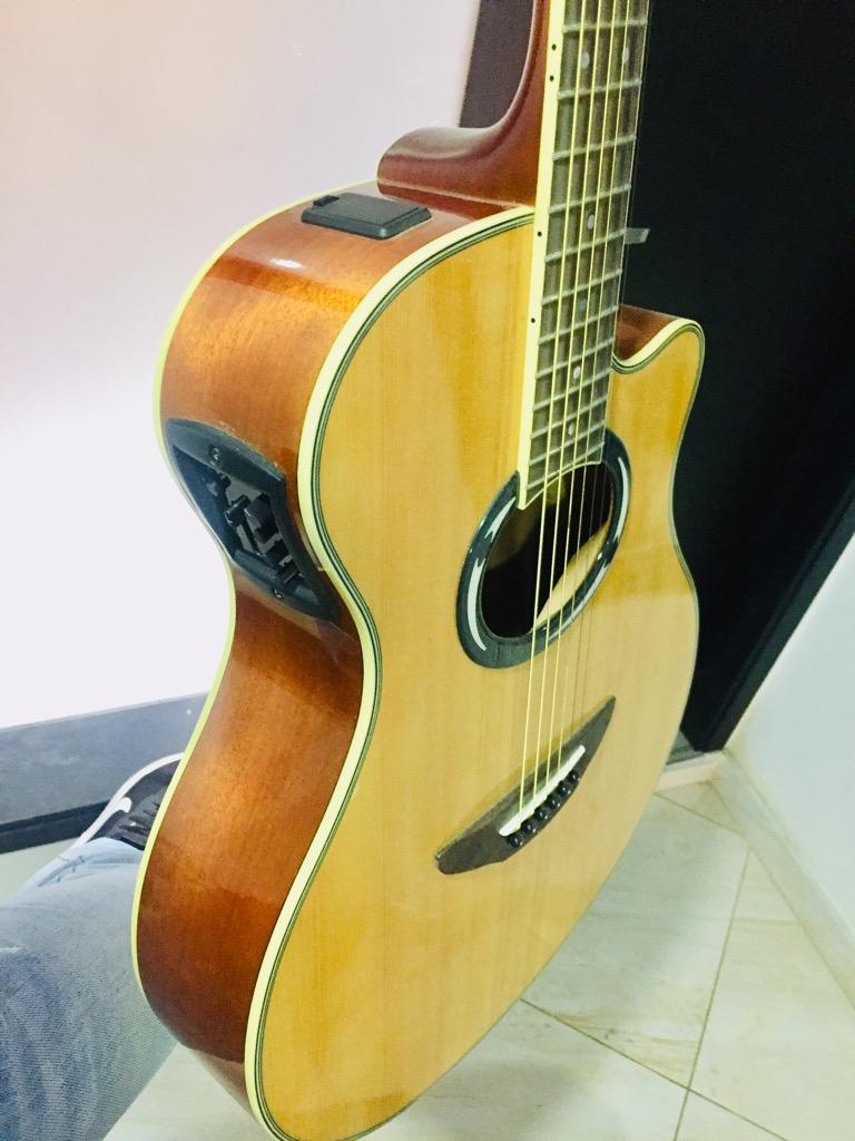 Guitarra Yamaha Apx 500 III