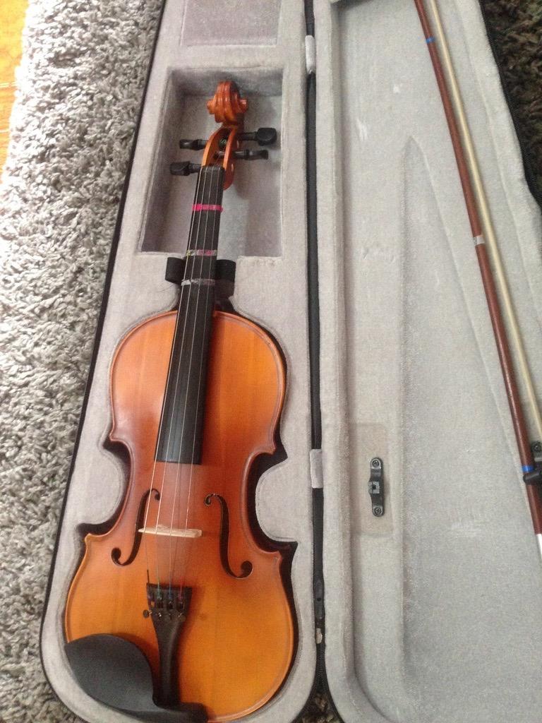 Violin Mendini 4/4 con estuche y Arco