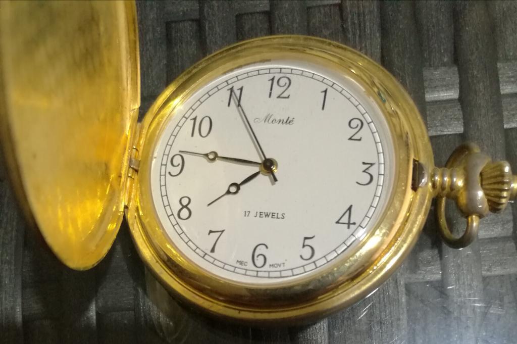 Reloj Antiguo de Cuerda Monté