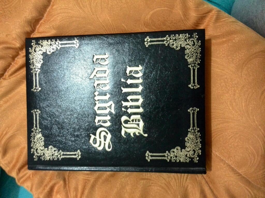 Sagrada Biblia