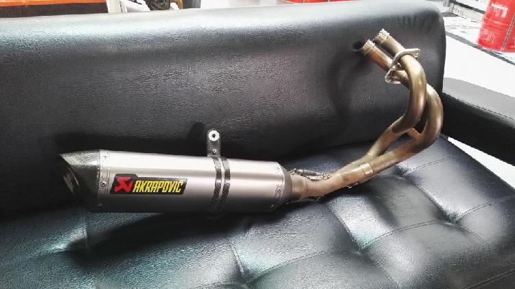 Vendo Full Sistem Akrapovic para Er6n