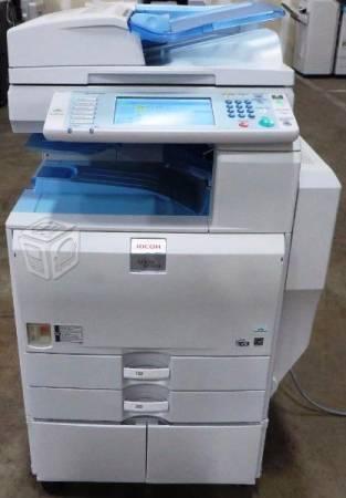 Fotocopiadora Impresora y scanner marca Ricoh A color y