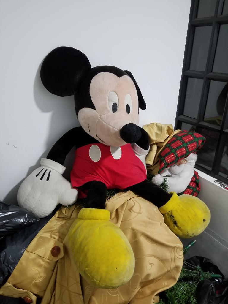 Peluche Mickey Mouse Disneyland.