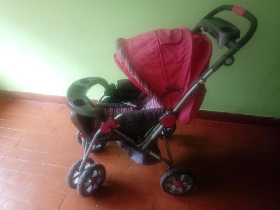 VENDO COCHE PARA NIÑA