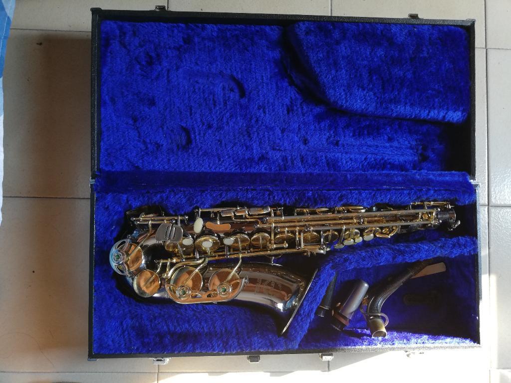 Saxofón Century