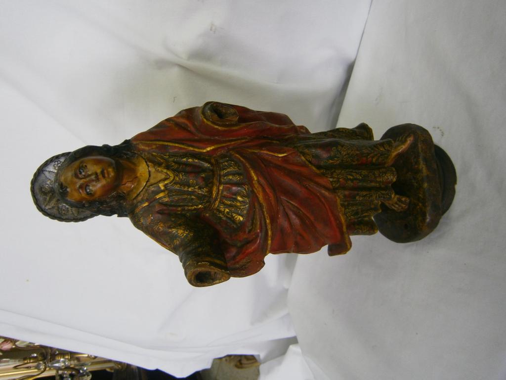 VIRGEN EN MADERA ANTIGUA CON ROSTRO EN METAL, OJOS EN