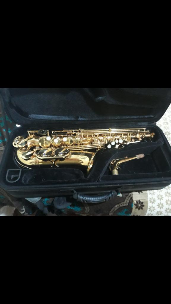 Vendo Saxofon Alto Marca Jupiter