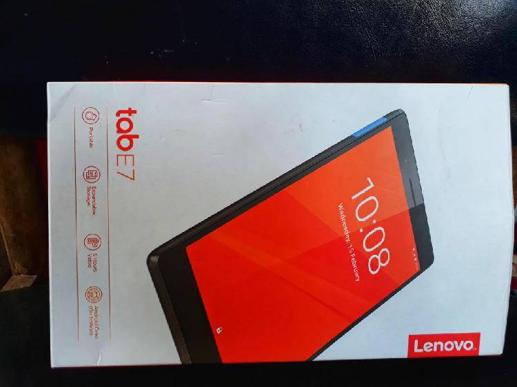Tablet LENOVO E7