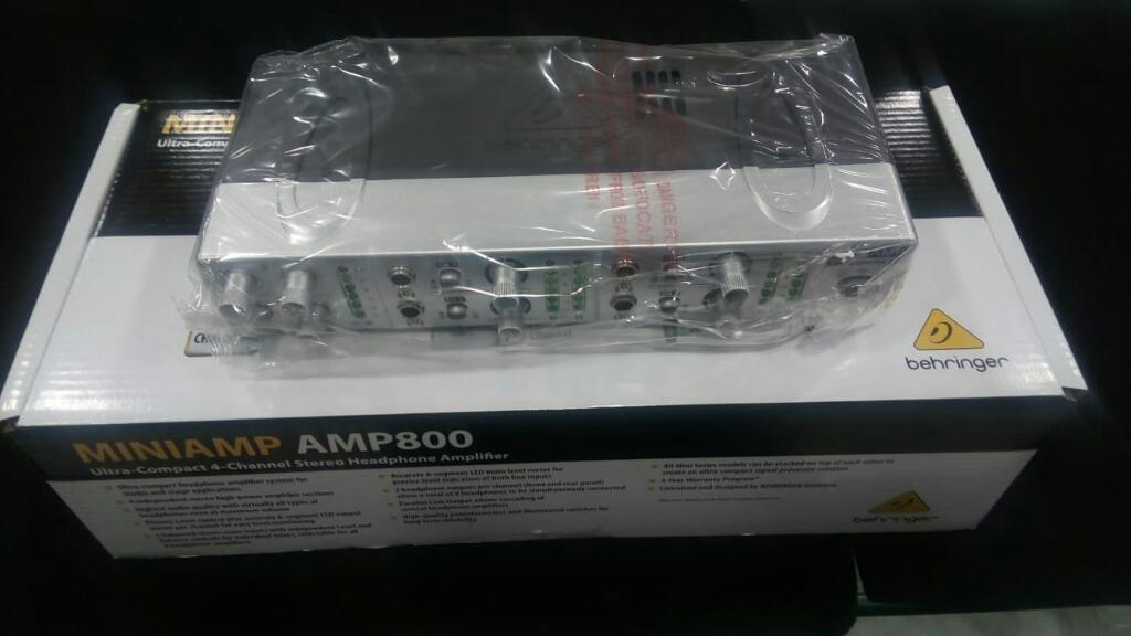 Ampli de Audifonos Amp800 Behringer