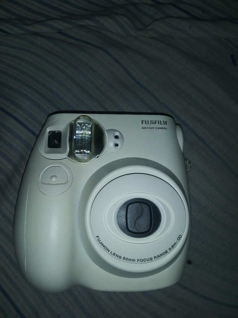 Camara Fujifilm Instax Mini 7s